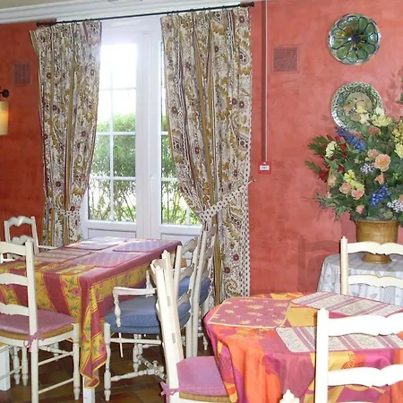 Du Lac 3* Saulx-les-Chartreux