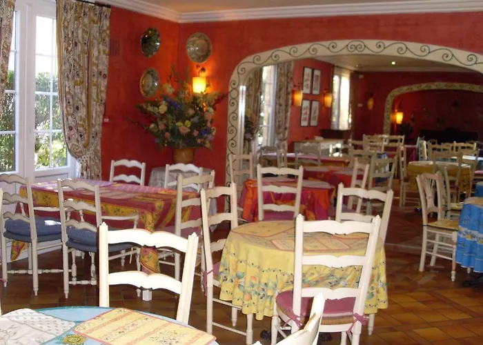 Отель Du Lac Saulx-les-Chartreux